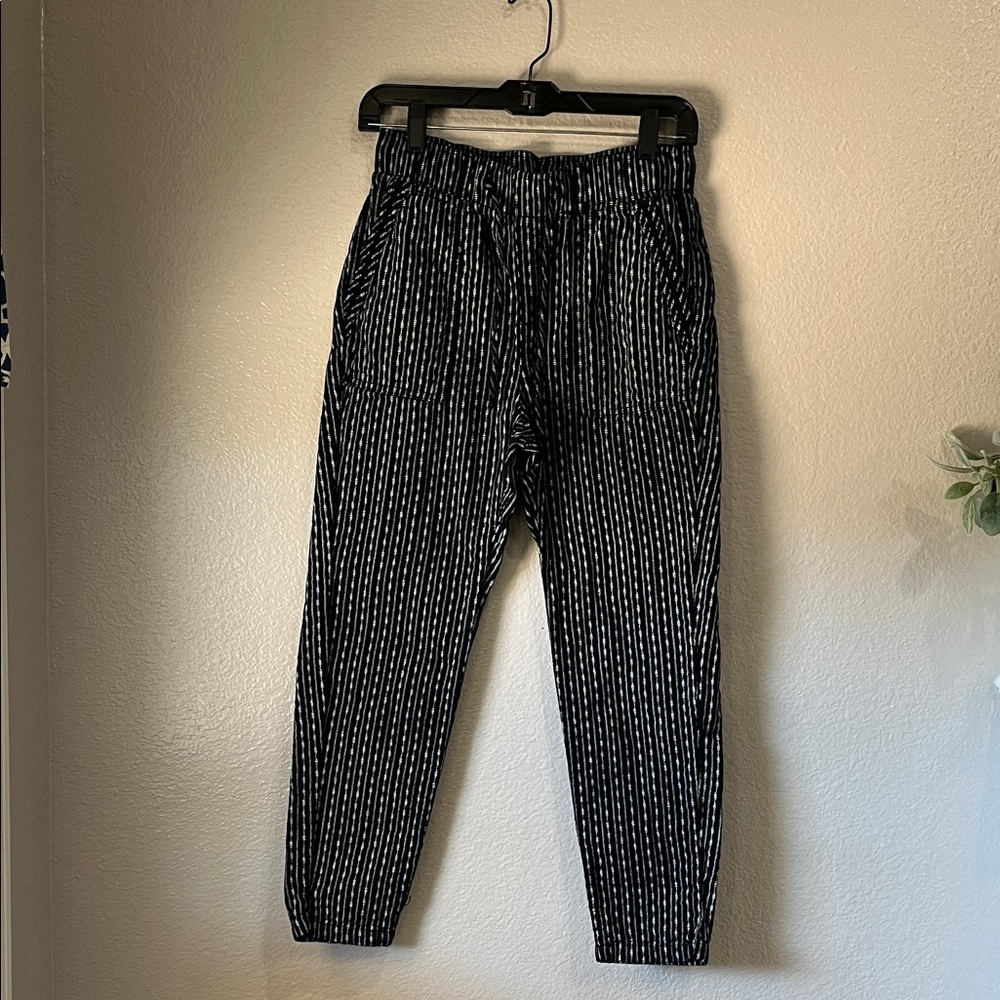 Old Navy Women’s Black White Striped Joggers XS